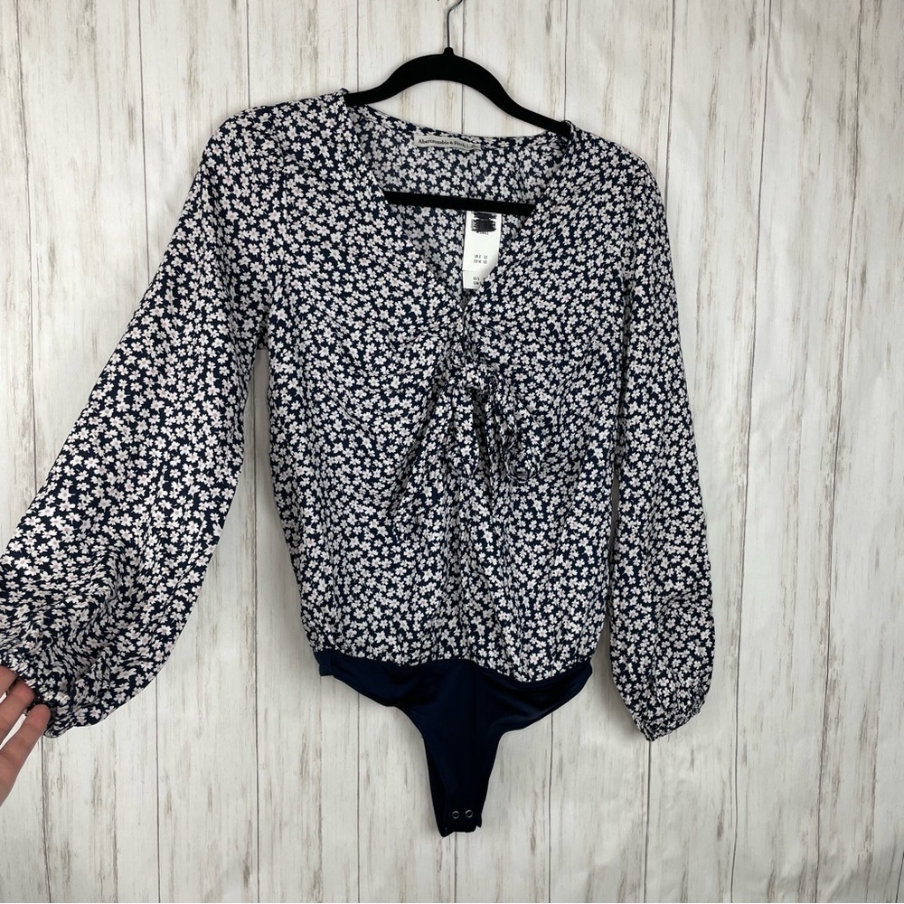 Abercrombie and Fitch NWT floral body suit XS